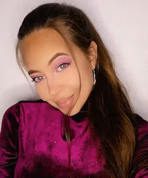 A model and a mom @Andreinapacheco_