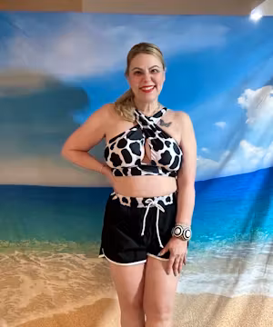 Linda Carallis: Daily Dose of Fashion Inspiration and Hacks