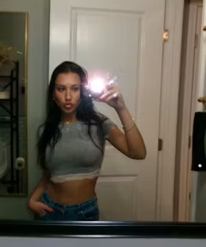 Metaverse Majesty: A TikTok Princess's Virtual Reign