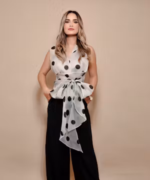 Unveiling the Chic Life of Carmencita Rosales: TV Host 