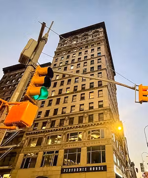 Sponsored Instagram post from @funkie_dory