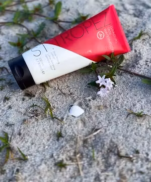 Sponsored Instagram post from @Onenac