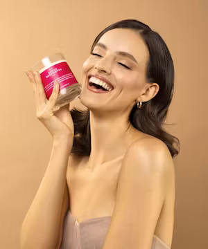 Vanessa Ponce De Leon: Radiating Positivity in Every Post