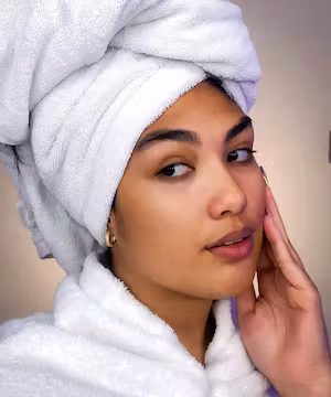 Empowering Beauty Maven: Andrea Denis - Transforming Lives with Makeup