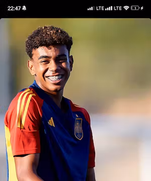 Lamine Yamal: Football fun Spanish and European Story features on the Contact page, about 55,000 views per day disca Barça visca, Catalunya My page is