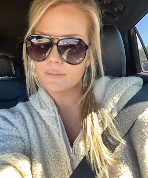 Hailey Cooner: Hard working influencer mama!