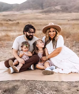 Fashion and family by @kaydeelanee
