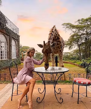 Sponsored Instagram post by @dreamplacest