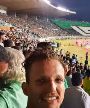 Welcome to the world of Simorobyoo, the full video production genius!