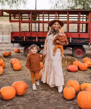 Fashion and family by @kaydeelanee