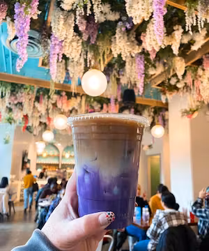 Creative & colorful Instagram post by @sassyconfetti