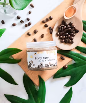 Kwanrudee Aryi: Master of Captivating Product Photography