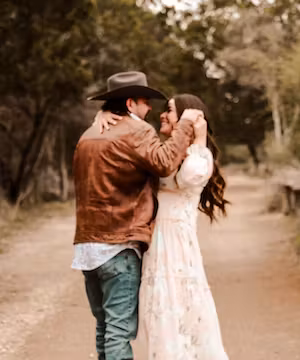 Unique Instagram post by @alexxaaloveee is warm, artsy and true to who I am. I’m my own adventure!