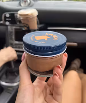 Brooklynn Frago: Lighting Up Instagram with Authenticity and Style!