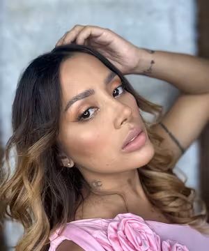 Joselyn Salgado: The Vibrant Life and Style Maestro