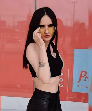 Radiant Journey: Lyn_delatorre20's Inspiring Influence