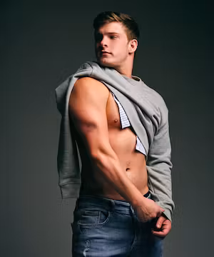 Julian Larach: Merging brains from Northwestern University with performance and fitness background