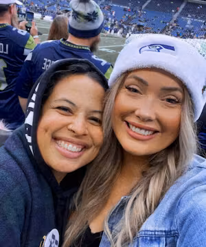 A professional football family- mama of 2- with a supportive following stories/reels @Mamamaesmiles