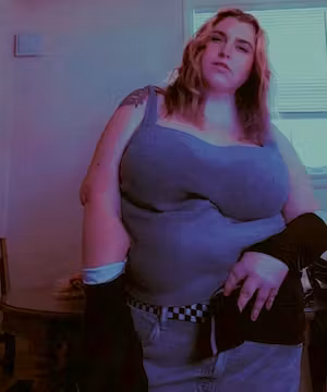 Sponsored Instagram post from @tiffanybody91