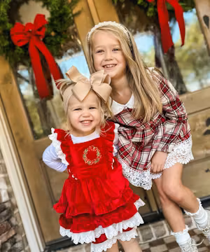 Kristen Fussell: Chic Momma Balancing Style and Real Mom Life!