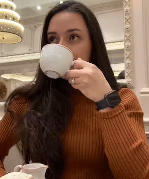 NY's Vibrant Content Maven: Gusyerlis, the Creative Dynamo