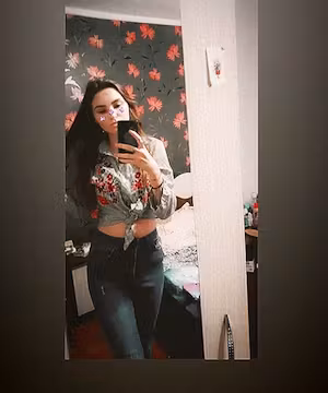 Sponsored Instagram post by @4_tina_1