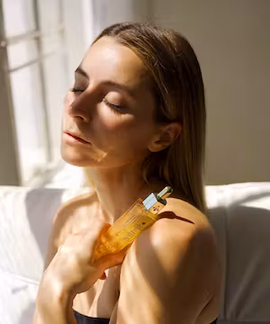 Jet-setting Julia: French Chic Meets LA Glamour