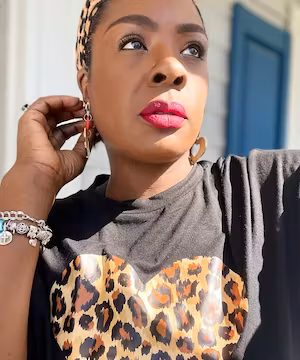 Shaniequa Washington: Colorful & Textured Life!