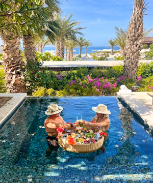 Husband & Wife Luxury Travel Creators