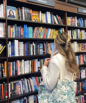 Caitlin Patton: Brightening Up the World with Outfits & Magic.
