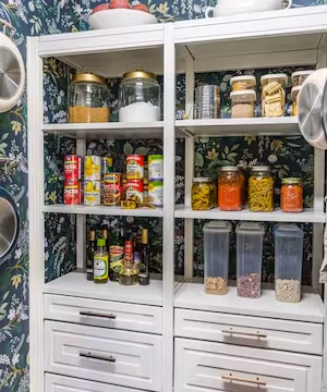 Sara Davis: Crafting a Creative Home.