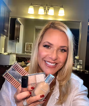 Karen Hill:Beauty and Fashion with a Gen-X Edge