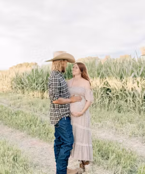 Meet Hannah Belford: TikTok's Mama Maven from Arizona!