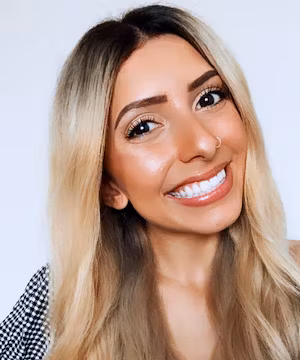 Beauty and neutral fashion lover