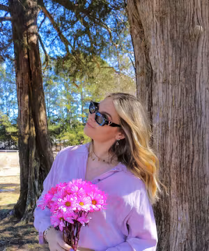 Micro Influencer looking for small brands to partner with❤️