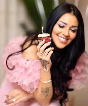 Quality logo by @Bellafaris66