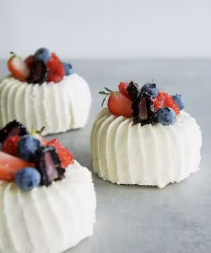 Sweet Sensations: Laura's Pastry Adventures in Zurich