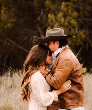 Unique Instagram post by @alexxaaloveee is warm, artsy and true to who I am. I’m my own adventure!