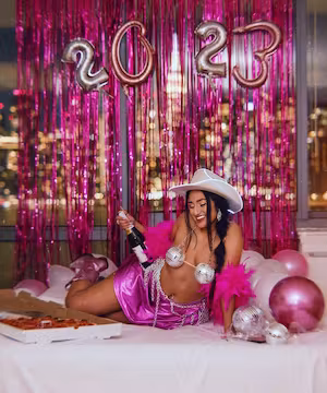 Jasmin Mojica: Empowering Women through Creative Expression.