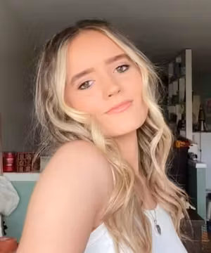 Sponsored Instagram post by @Robin.neelyy