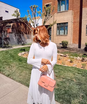 Meet Lindsey Simon, the inspiring Nashville influencer who's brightening up your feed with tall girl fashion and positivity