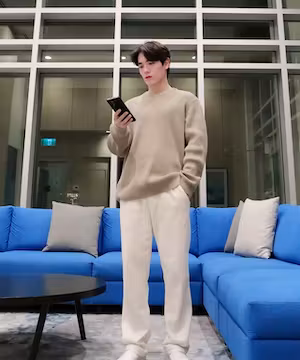 Fashion Instagram post from @Solsole0618