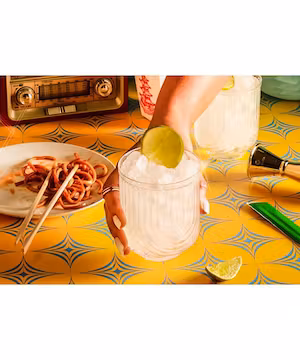 Madison: Crafting Delicious Memories Through Food Photography.