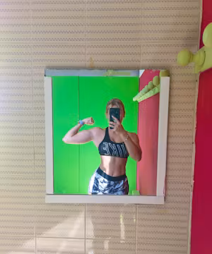 Francesca Marsella: Jetsetting Fashionista and Fitness Queen