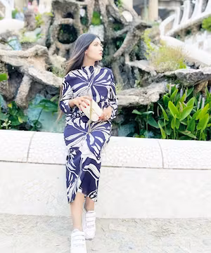 Young South Asian Fashionista Mom of Two. Love all things fashion, travelling and homemaking.