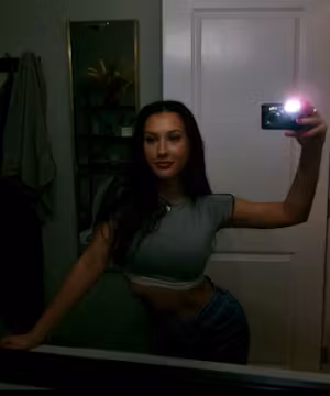 Metaverse Majesty: A TikTok Princess's Virtual Reign