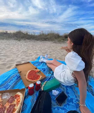 I am a Fashion and Beauty influencer from Switzerland 