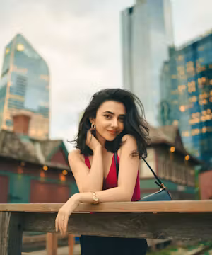 Meet Lilit Janjughazyan: Inspiring Lives One Post at a Time!