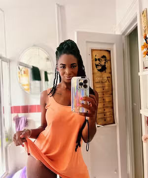 Juliett: NYC's Brightest Social Star 🧡