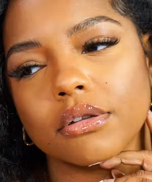 Meet Sharron Foxx: The Confident Queen of Beauty, Fashion, Health & Renovations!